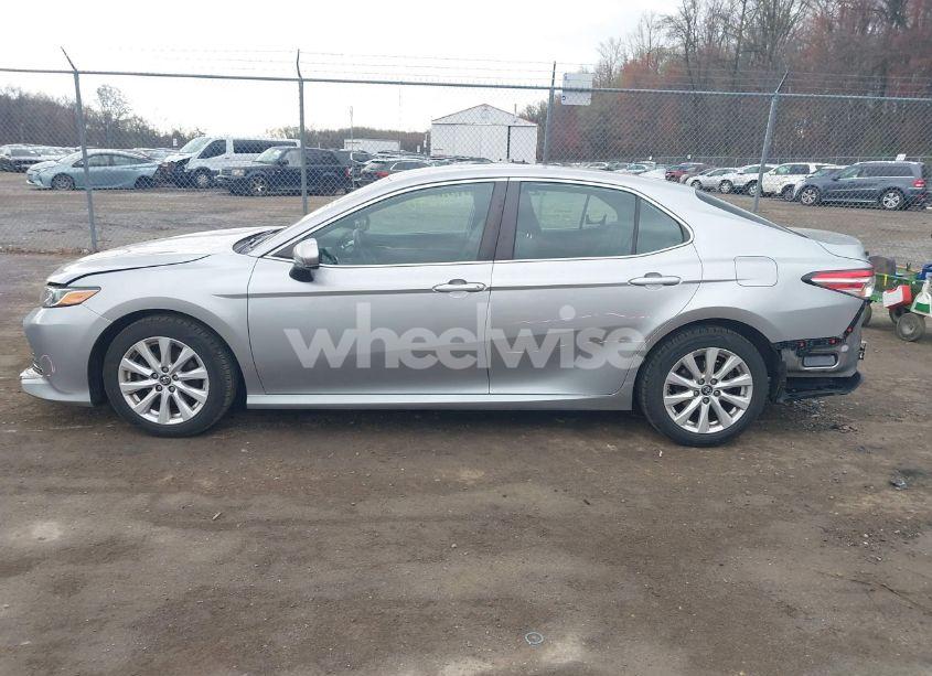 Photo 14 of 2019 Toyota Camry LE (VIN 4T1B11HK9KU851075)
