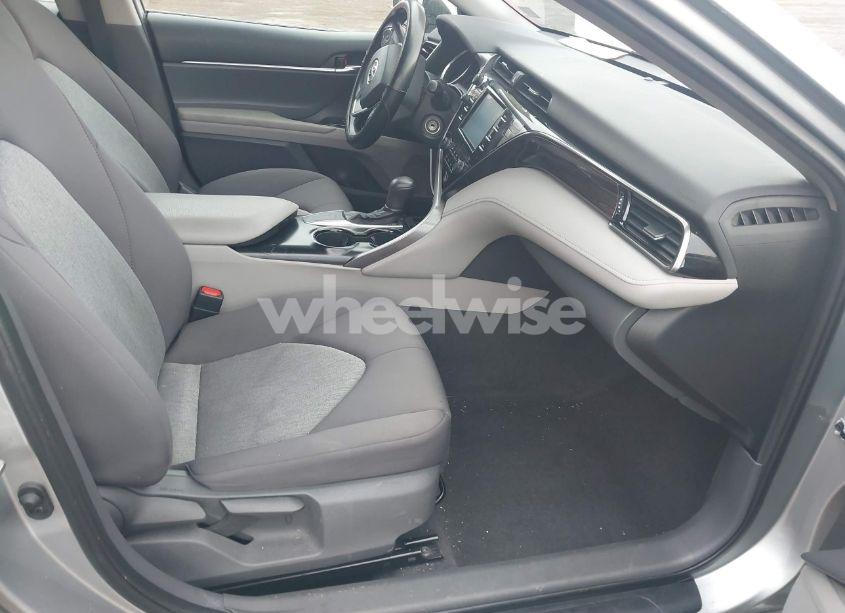 Photo 5 of 2019 Toyota Camry LE (VIN 4T1B11HK9KU851075)