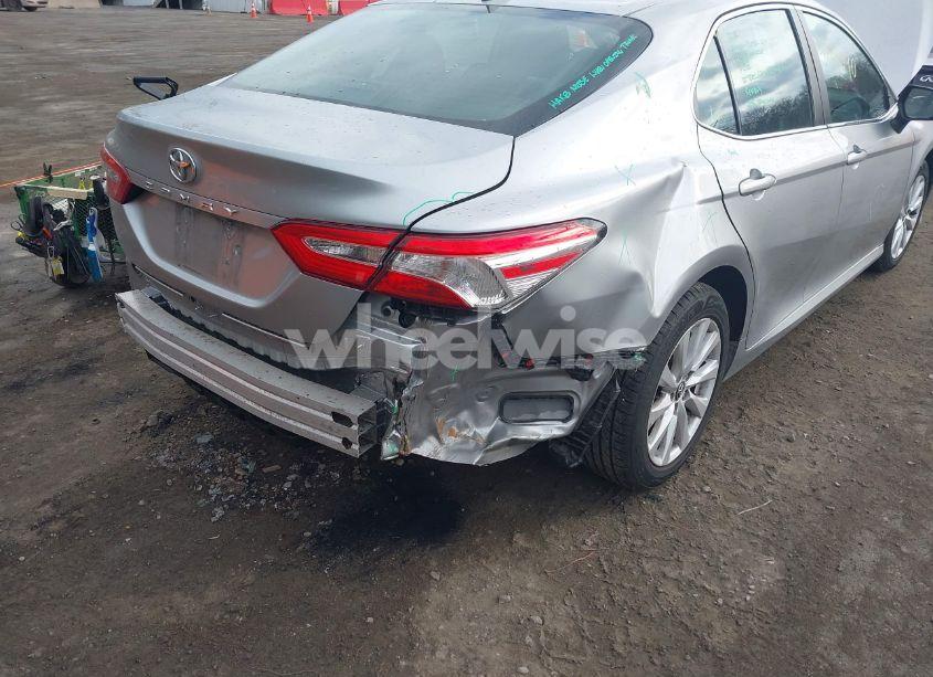Photo 6 of 2019 Toyota Camry LE (VIN 4T1B11HK9KU851075)