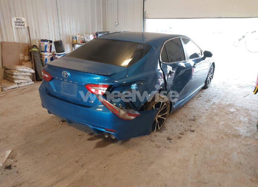 Photo 4 of 2018 Toyota Camry SE (VIN 4T1B11HKXJU008971)