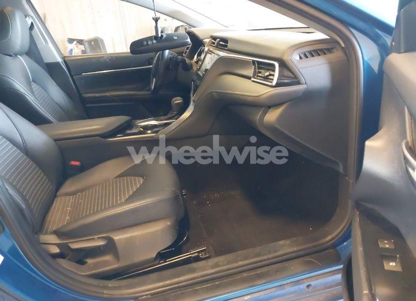 Photo 5 of 2018 Toyota Camry SE (VIN 4T1B11HKXJU008971)