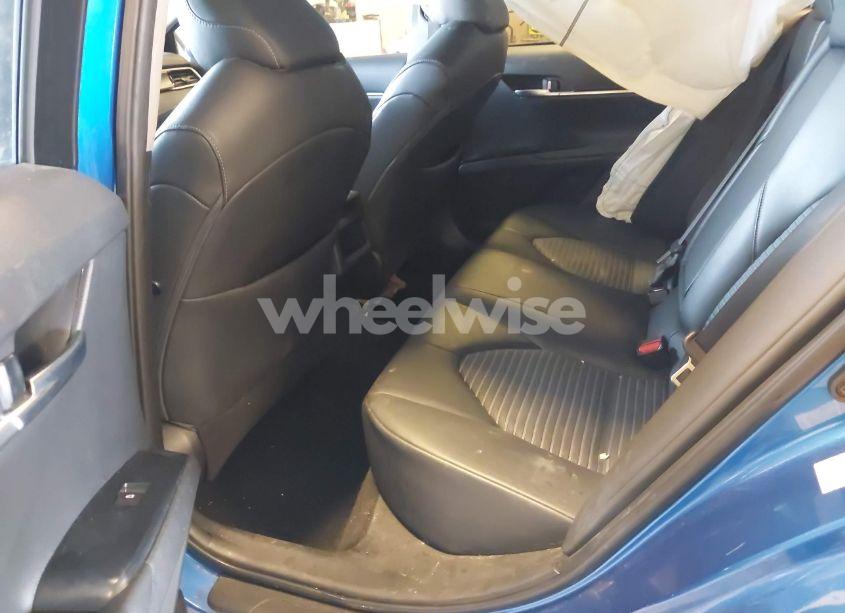 Photo 8 of 2018 Toyota Camry SE (VIN 4T1B11HKXJU008971)