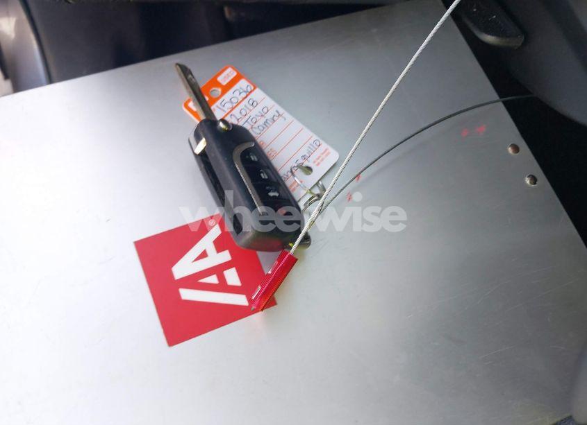 Photo 11 of 2018 Toyota Camry SE (VIN 4T1B11HKXJU009084)