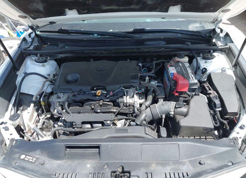 Photo 10 of 2018 Toyota Camry LE (VIN 4T1B11HKXJU023535)