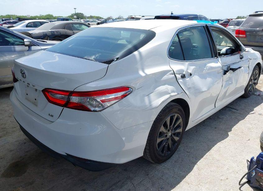 Photo 4 of 2018 Toyota Camry LE (VIN 4T1B11HKXJU023535)