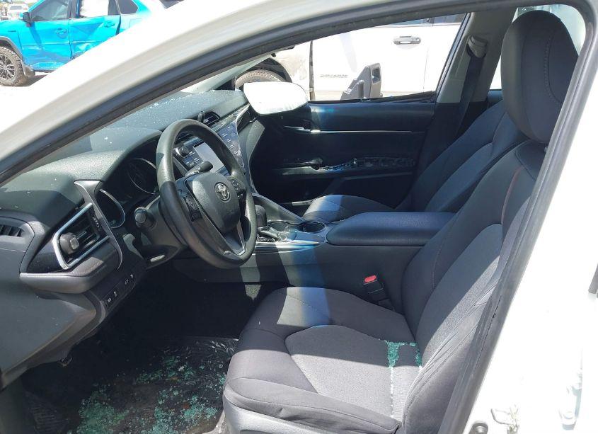 Photo 5 of 2018 Toyota Camry LE (VIN 4T1B11HKXJU023535)