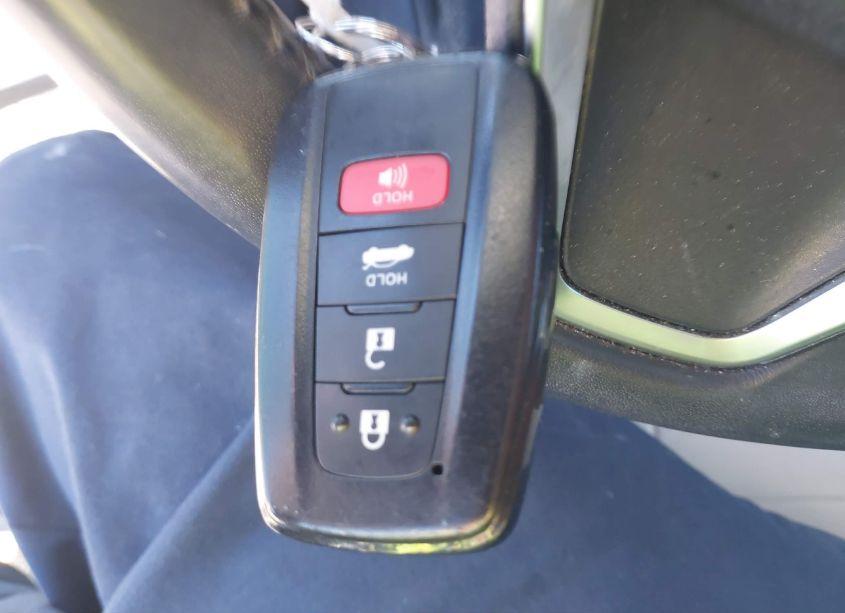 Photo 11 of 2018 Toyota Camry XLE (VIN 4T1B11HKXJU028850)