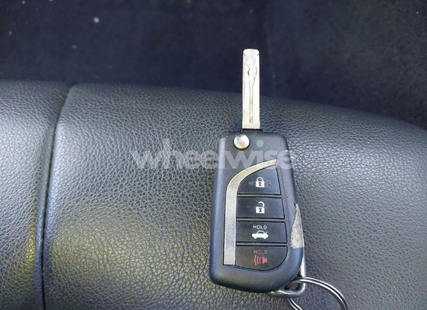 Photo 11 of 2018 Toyota Camry SE (VIN 4T1B11HKXJU041999)