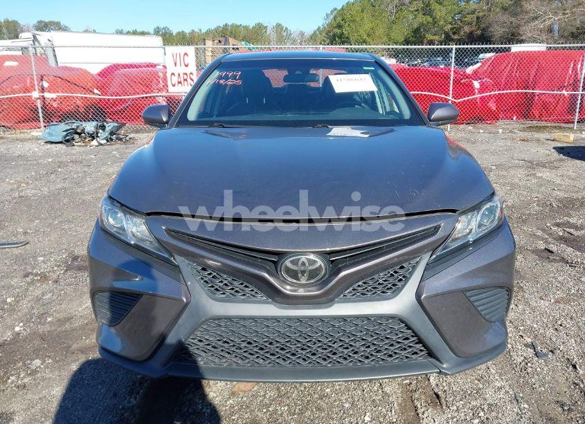Photo 13 of 2018 Toyota Camry SE (VIN 4T1B11HKXJU041999)