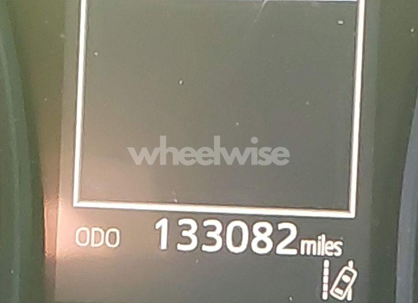 Photo 16 of 2018 Toyota Camry SE (VIN 4T1B11HKXJU041999)