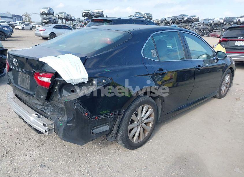 Photo 4 of 2018 Toyota Camry LE (VIN 4T1B11HKXJU058771)