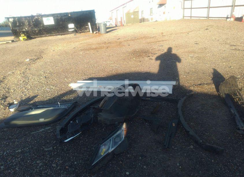 Photo 12 of 2018 Toyota Camry LE (VIN 4T1B11HKXJU064053)