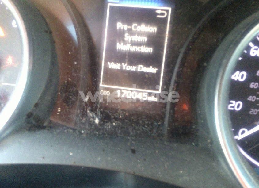 Photo 16 of 2018 Toyota Camry LE (VIN 4T1B11HKXJU064053)