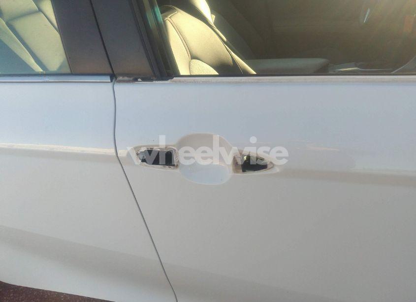 Photo 18 of 2018 Toyota Camry LE (VIN 4T1B11HKXJU064053)