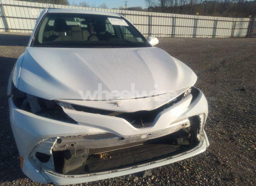 Photo 19 of 2018 Toyota Camry LE (VIN 4T1B11HKXJU064053)