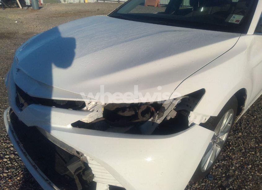 Photo 20 of 2018 Toyota Camry LE (VIN 4T1B11HKXJU064053)