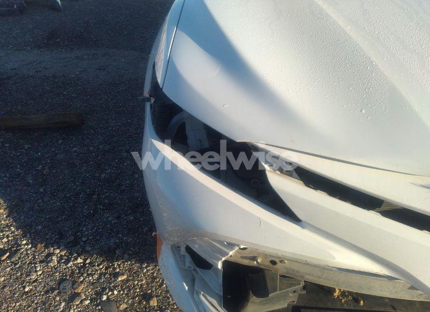 Photo 21 of 2018 Toyota Camry LE (VIN 4T1B11HKXJU064053)