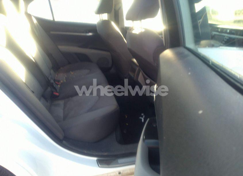 Photo 8 of 2018 Toyota Camry LE (VIN 4T1B11HKXJU064053)