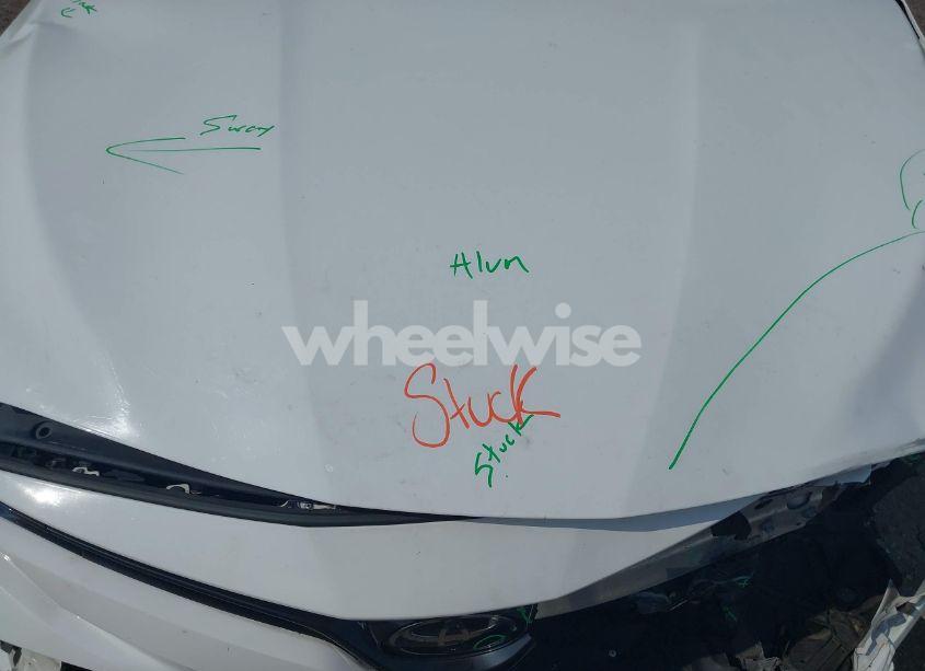 Photo 10 of 2018 Toyota Camry LE (VIN 4T1B11HKXJU069544)