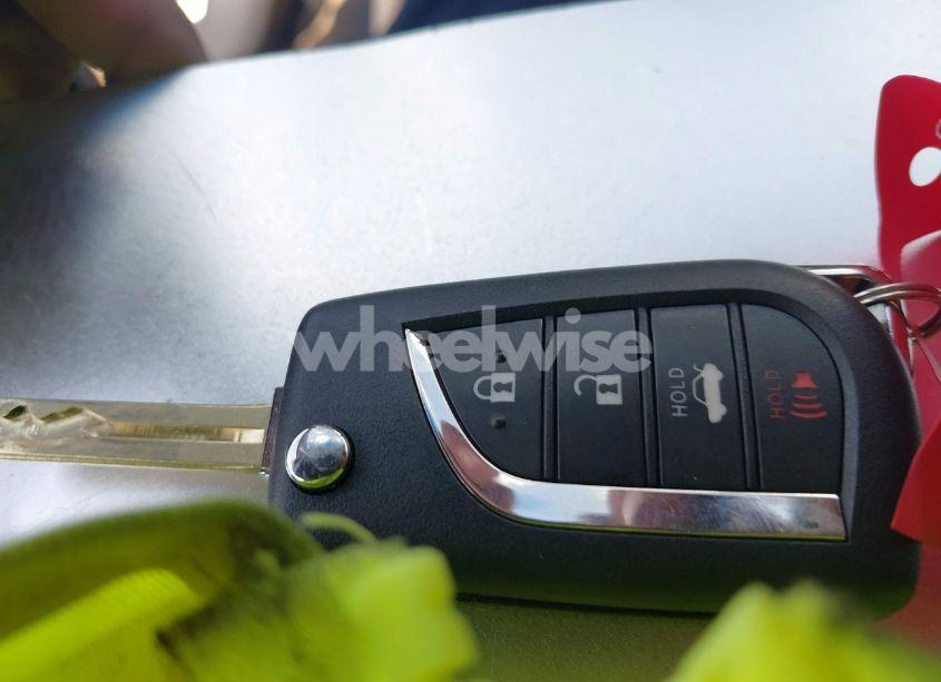 Photo 11 of 2018 Toyota Camry LE (VIN 4T1B11HKXJU097182)