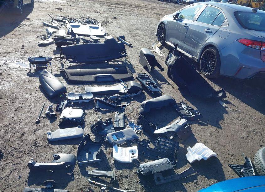 Photo 12 of 2018 Toyota Camry SE (VIN 4T1B11HKXJU128401)