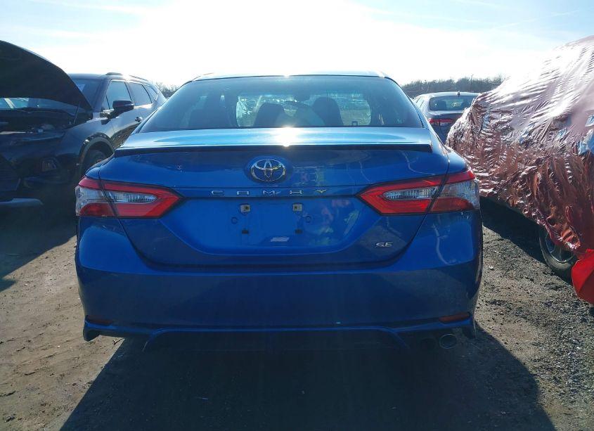 Photo 17 of 2018 Toyota Camry SE (VIN 4T1B11HKXJU128401)