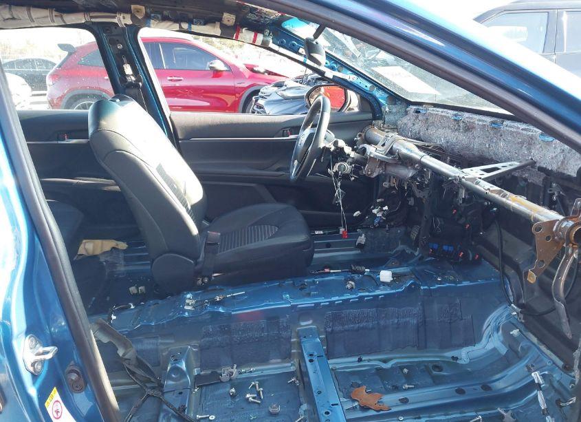 Photo 5 of 2018 Toyota Camry SE (VIN 4T1B11HKXJU128401)