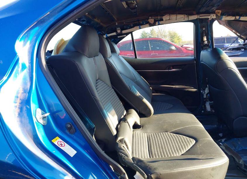 Photo 8 of 2018 Toyota Camry SE (VIN 4T1B11HKXJU128401)