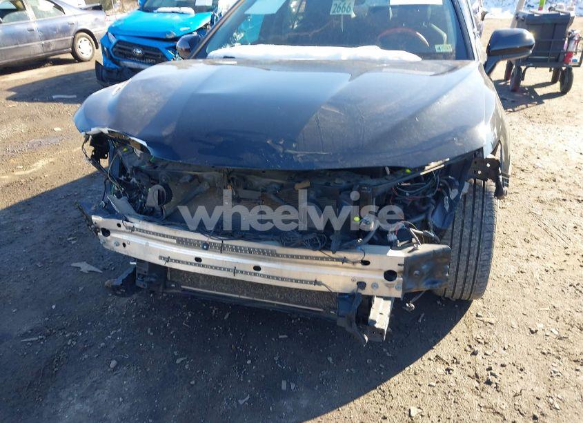 Photo 6 of 2018 Toyota Camry SE (VIN 4T1B11HKXJU132111)