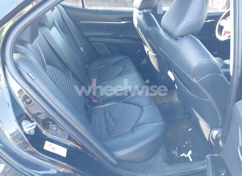 Photo 8 of 2018 Toyota Camry SE (VIN 4T1B11HKXJU132111)