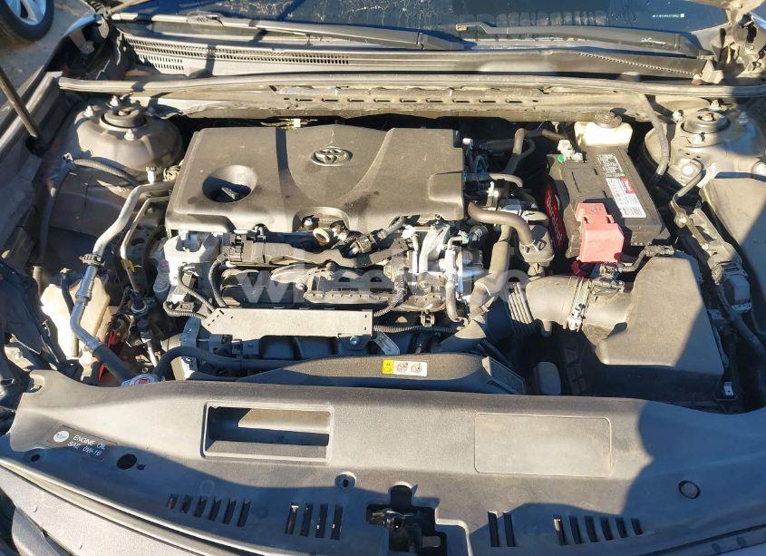 Photo 10 of 2018 Toyota Camry LE (VIN 4T1B11HKXJU139821)