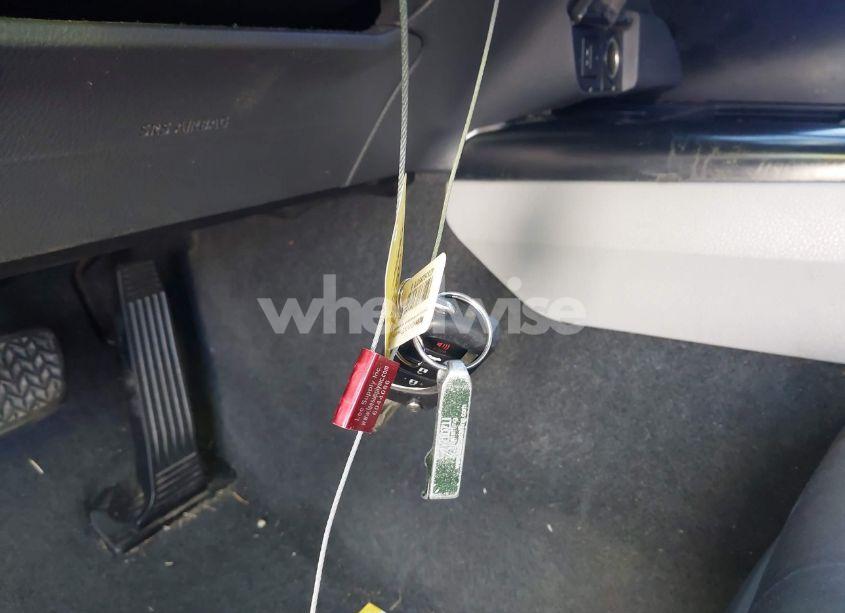 Photo 11 of 2018 Toyota Camry LE (VIN 4T1B11HKXJU139821)