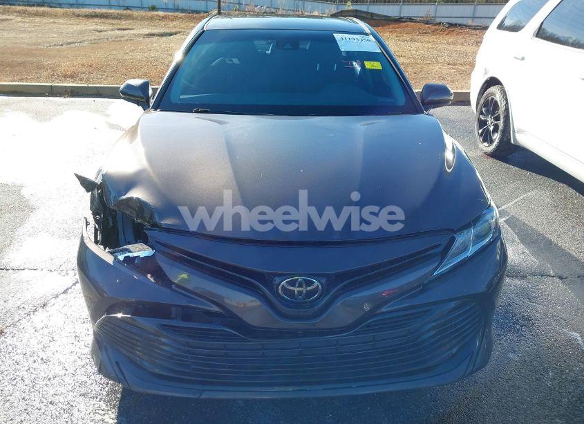 Photo 12 of 2018 Toyota Camry LE (VIN 4T1B11HKXJU139821)