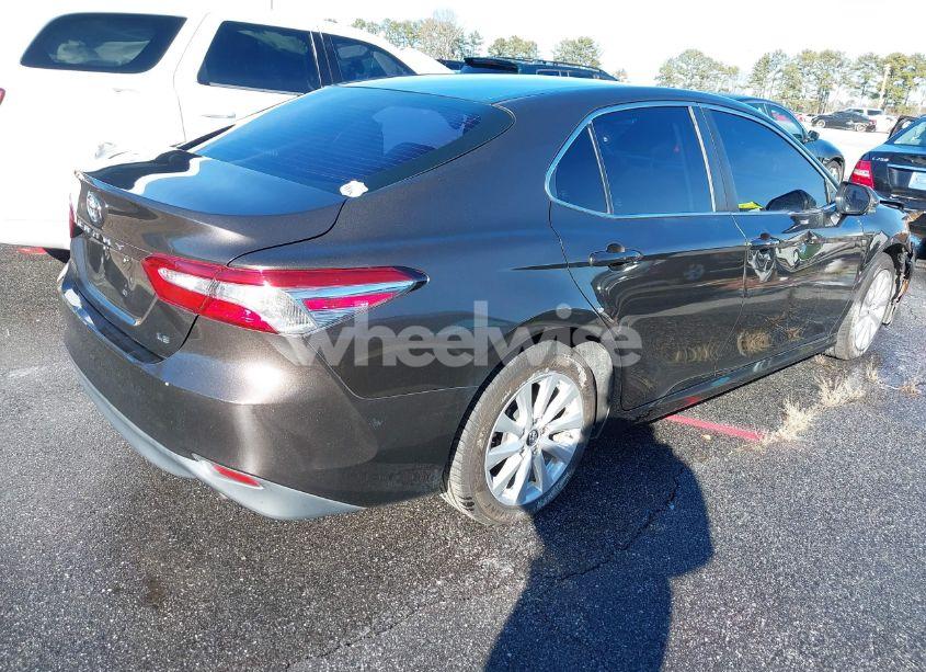 Photo 4 of 2018 Toyota Camry LE (VIN 4T1B11HKXJU139821)