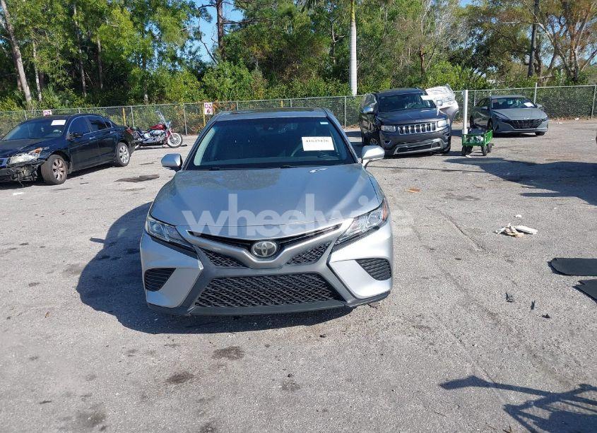 Photo 12 of 2018 Toyota Camry SE (VIN 4T1B11HKXJU147997)
