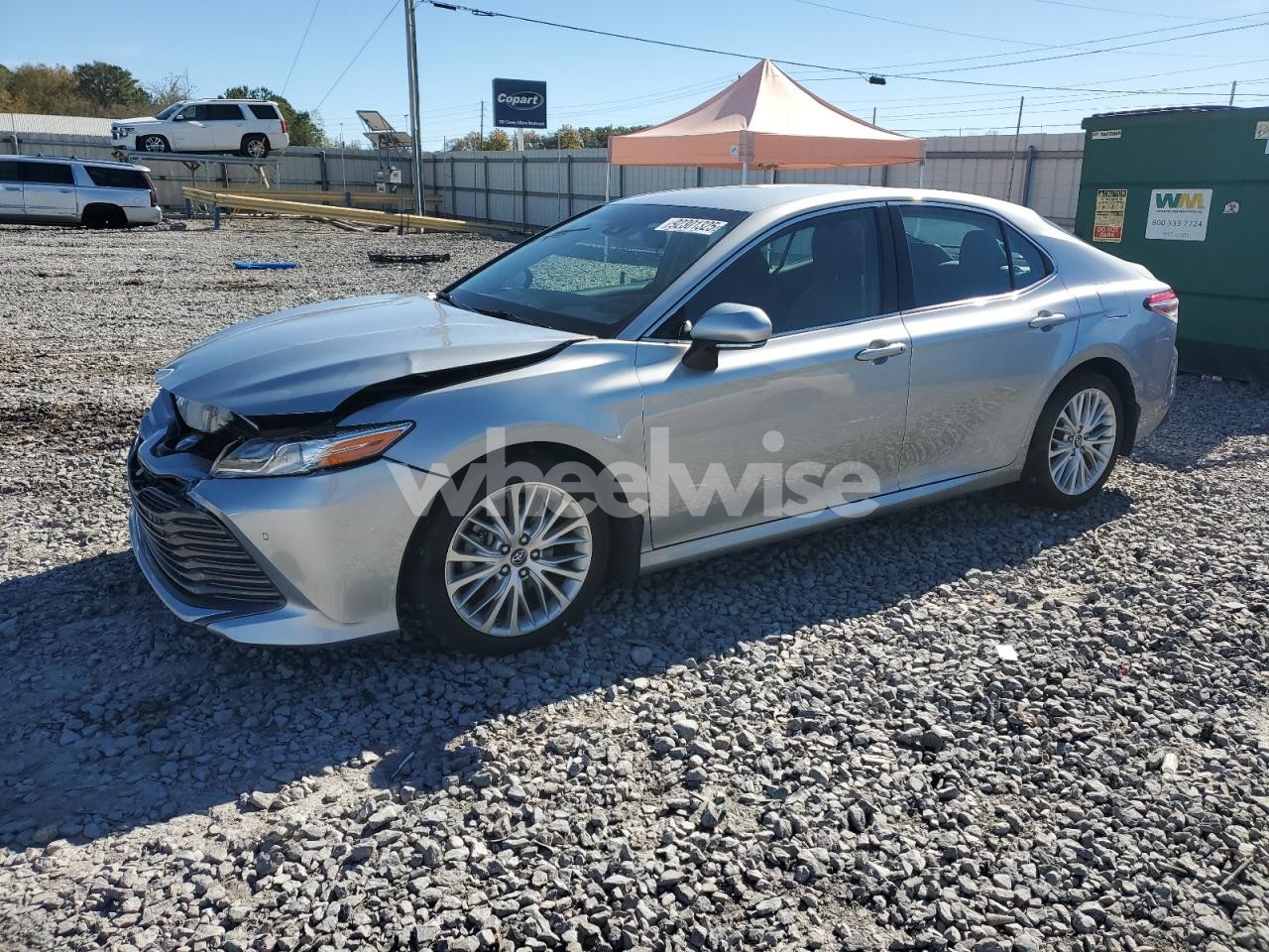 2018 TOYOTA CAMRY L (VIN 4T1B11HKXJU506572) main photo