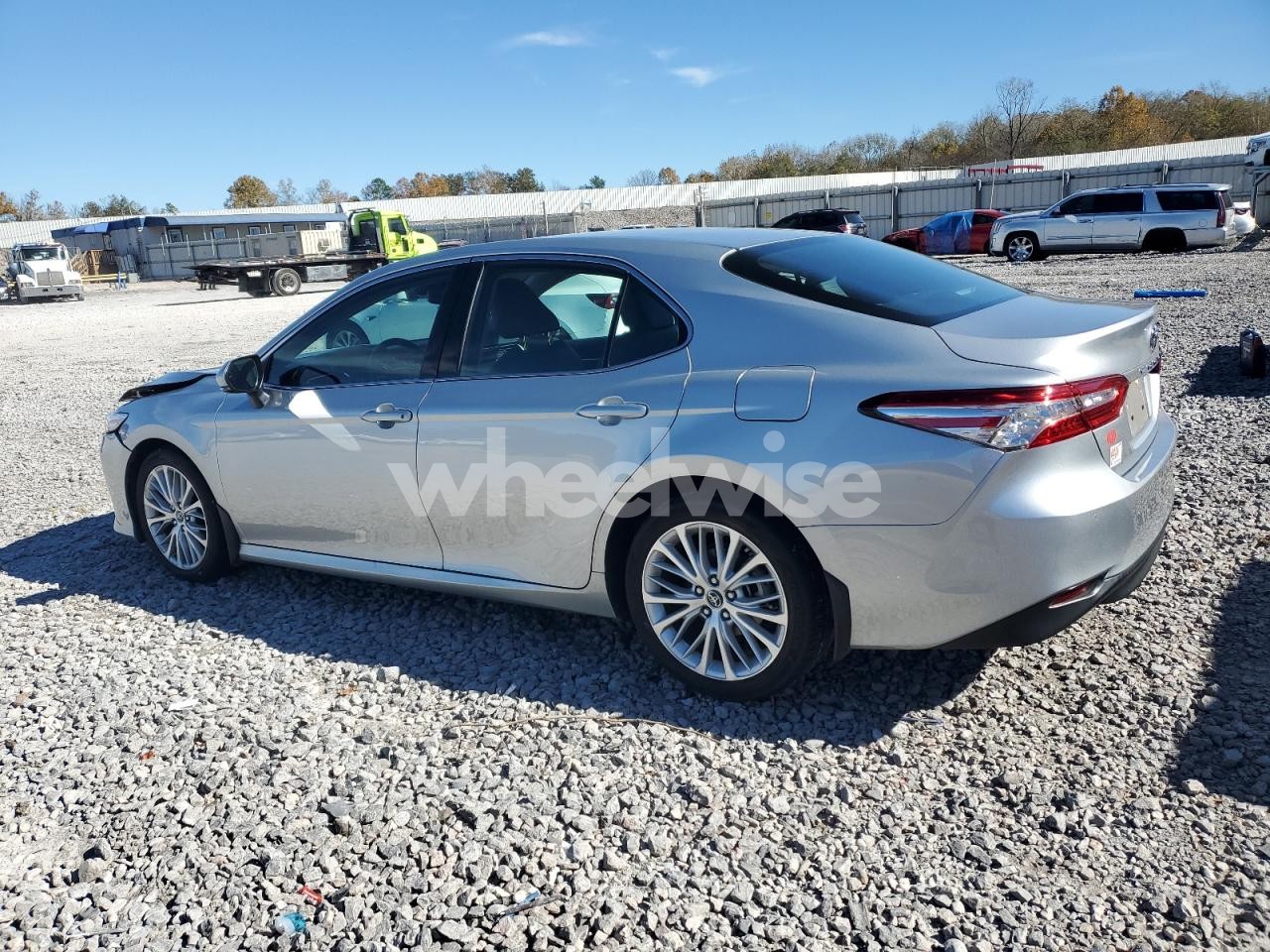 Photo 2 of 2018 TOYOTA CAMRY L (VIN 4T1B11HKXJU506572)