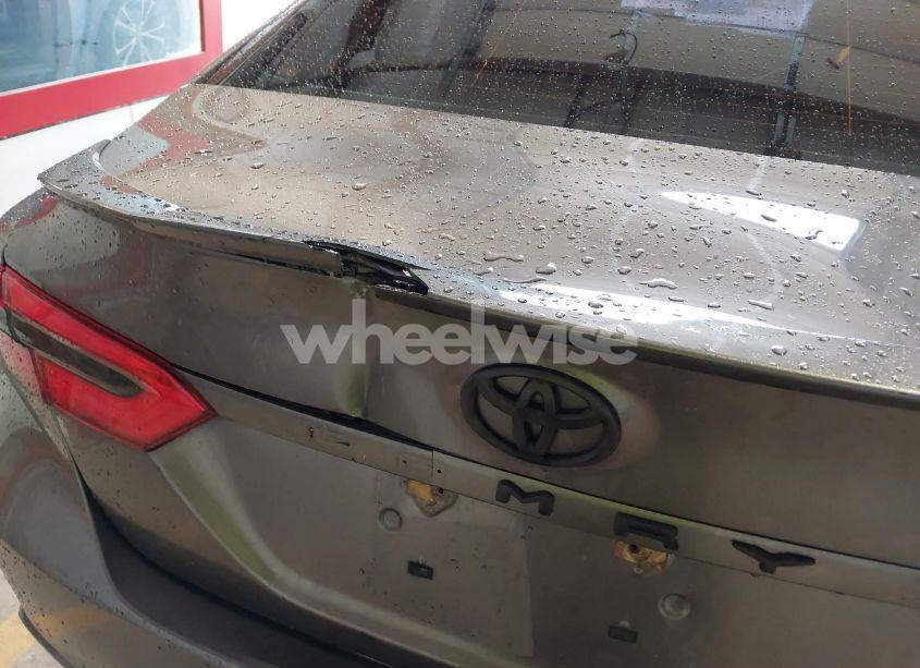 Photo 17 of 2018 Toyota Camry SE (VIN 4T1B11HKXJU541421)