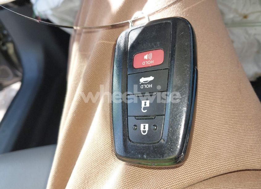 Photo 11 of 2018 Toyota Camry SE (VIN 4T1B11HKXJU546716)