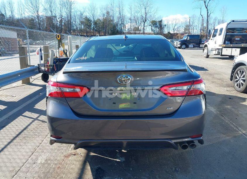 Photo 16 of 2018 Toyota Camry SE (VIN 4T1B11HKXJU546716)