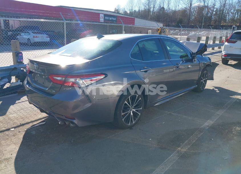 Photo 4 of 2018 Toyota Camry SE (VIN 4T1B11HKXJU546716)