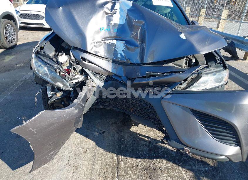 Photo 6 of 2018 Toyota Camry SE (VIN 4T1B11HKXJU546716)