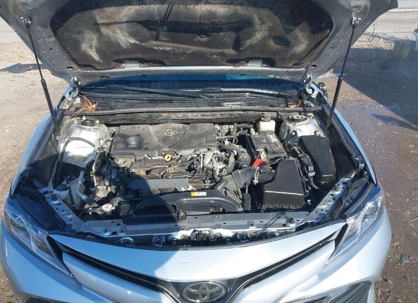 Photo 10 of 2018 Toyota Camry LE (VIN 4T1B11HKXJU550815)