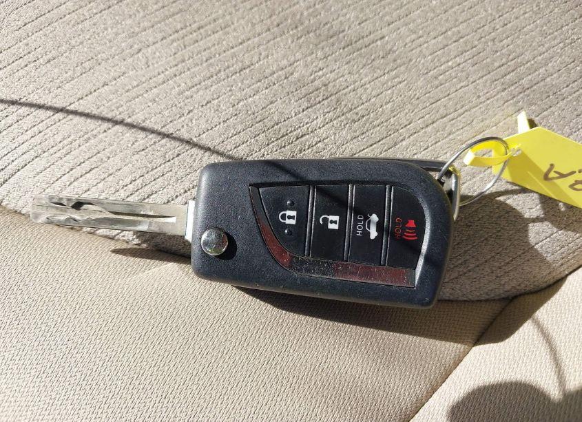 Photo 11 of 2018 Toyota Camry LE (VIN 4T1B11HKXJU552578)