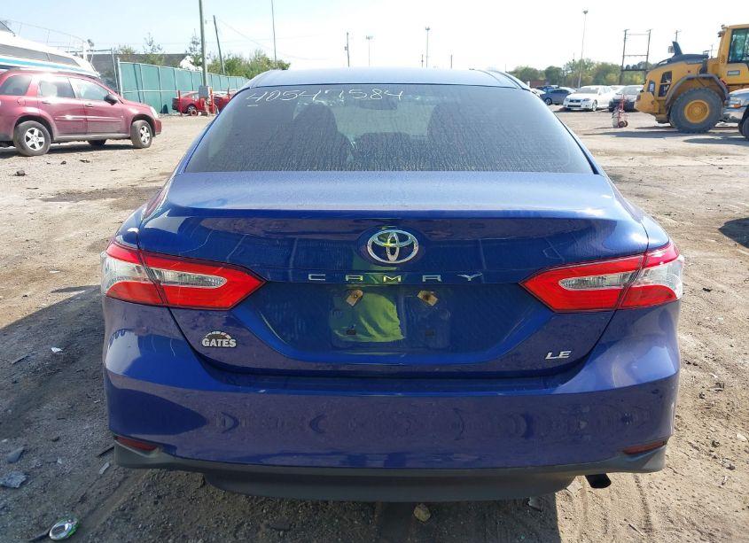 Photo 16 of 2018 Toyota Camry LE (VIN 4T1B11HKXJU552578)