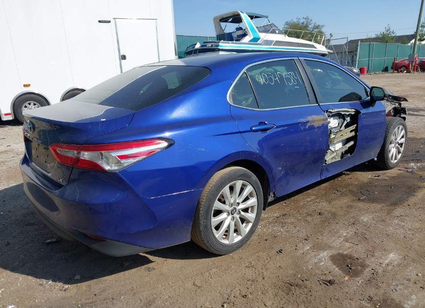 Photo 4 of 2018 Toyota Camry LE (VIN 4T1B11HKXJU552578)