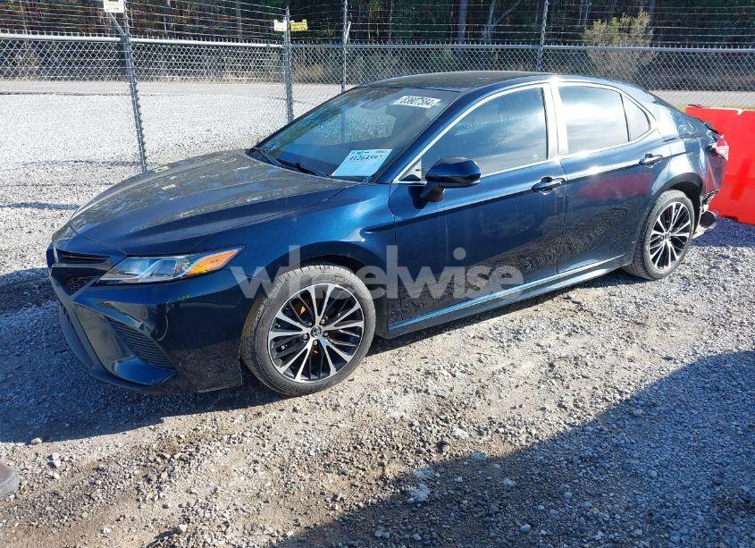 Photo 2 of 2018 Toyota Camry SE (VIN 4T1B11HKXJU567260)