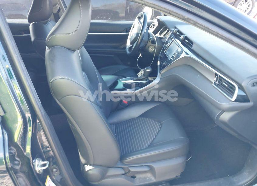 Photo 5 of 2018 Toyota Camry SE (VIN 4T1B11HKXJU567260)