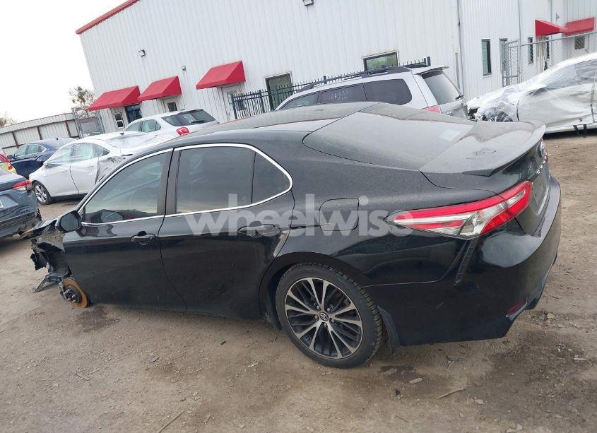 Photo 15 of 2018 Toyota Camry SE (VIN 4T1B11HKXJU575035)