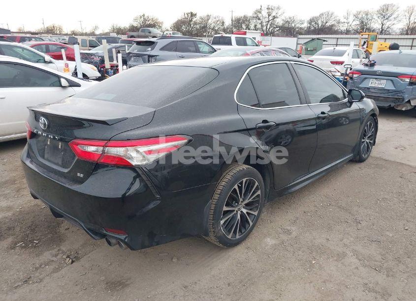 Photo 4 of 2018 Toyota Camry SE (VIN 4T1B11HKXJU575035)